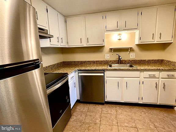 5th image of 2109 Cedar Run Dr APT 208