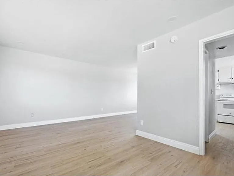 3604 Panama Ln #A — Photo 2