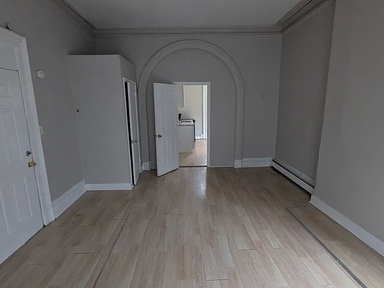 905 Asylum Ave #1 — Photo 4