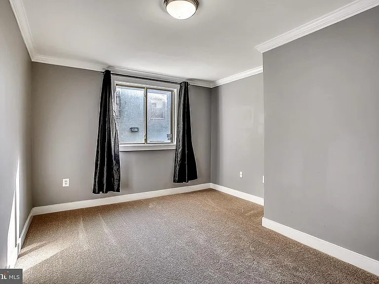 2838 Hartford St SE #201 — Photo 9