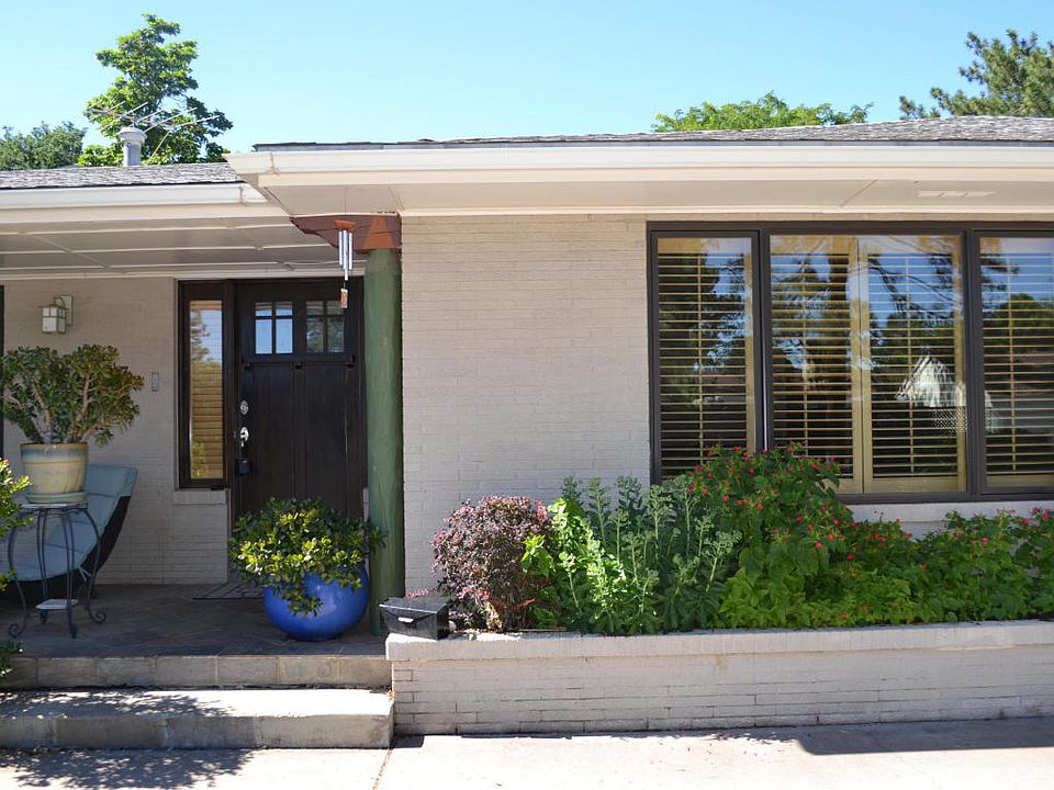1st image of 807 McDuffie Cir NE