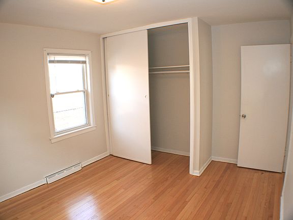 4th image of 11024 S Eberhart Ave