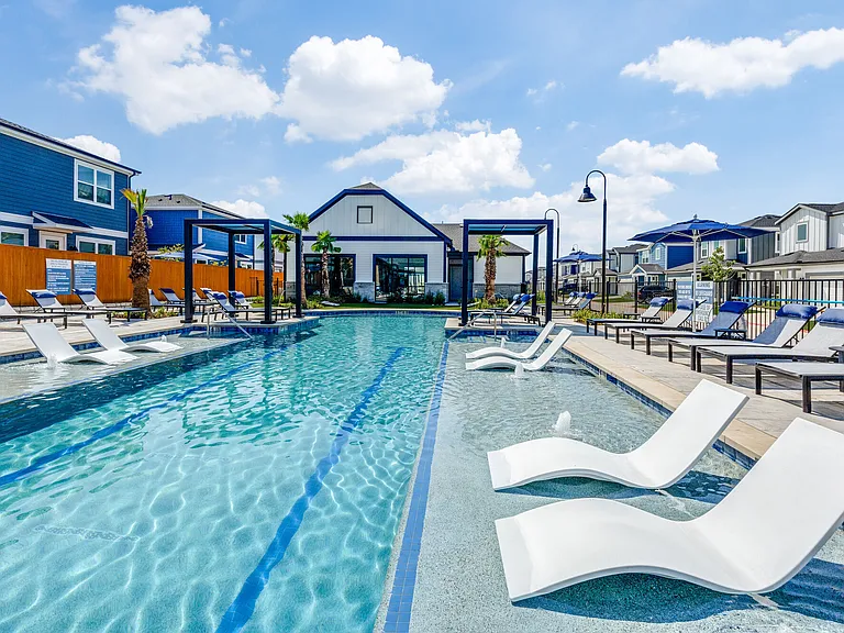 Villas at Creekside — Photo 9