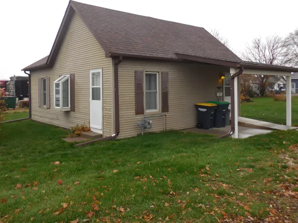 950 Mill St, Wapello, IA 52653