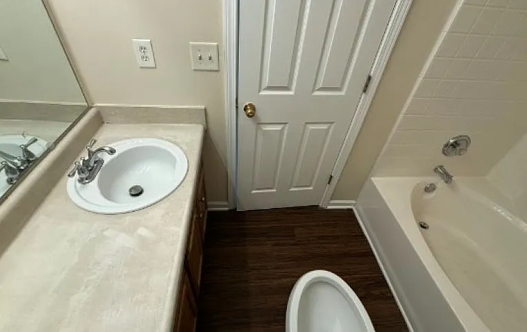 1010 Maple Valley Ct — Photo 9