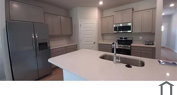 292 Shangrila Way — Photo 4