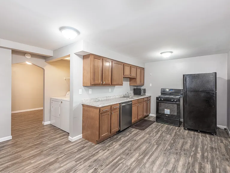 304 Boggs Ave — Photo 1