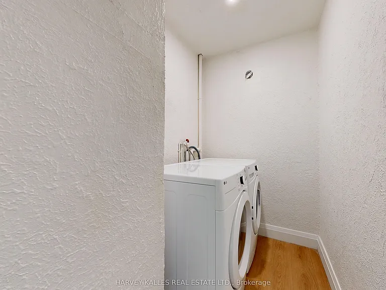 1216 Avenue Rd #2 — Photo 29