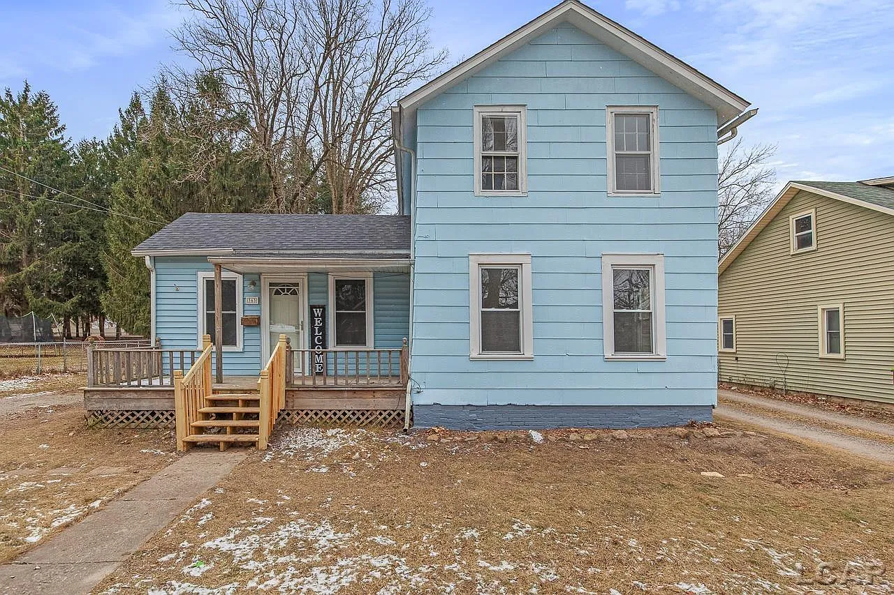 363 Greenly St photo 1