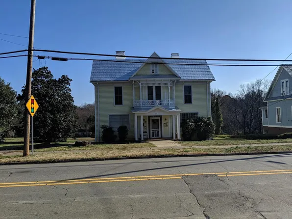 437 W Front St APT D, Statesville, NC 28677
