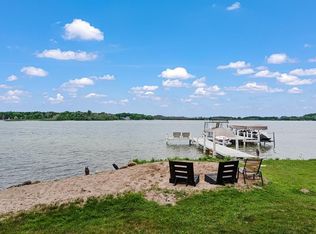 37211 Valley Rd, Oconomowoc, WI 53066