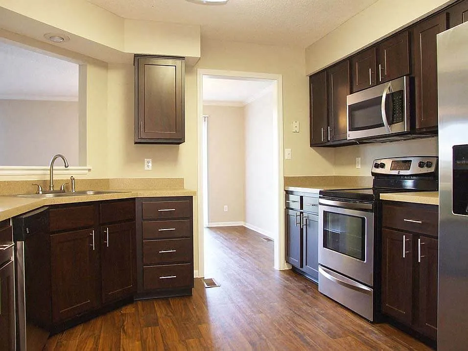 Spacious Well-Equipped Kitchen!