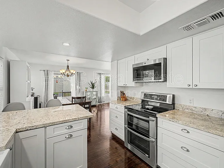 3910 E Rosemonte Dr — Photo 12