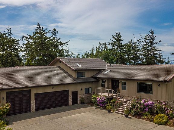 3rd image of 1009 Seacliff Ln