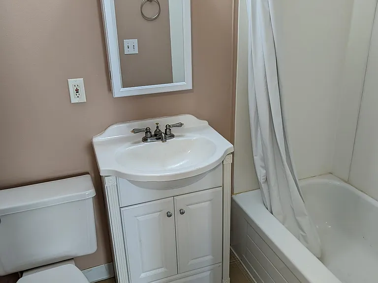 5486 Broadway St #1 — Photo 12