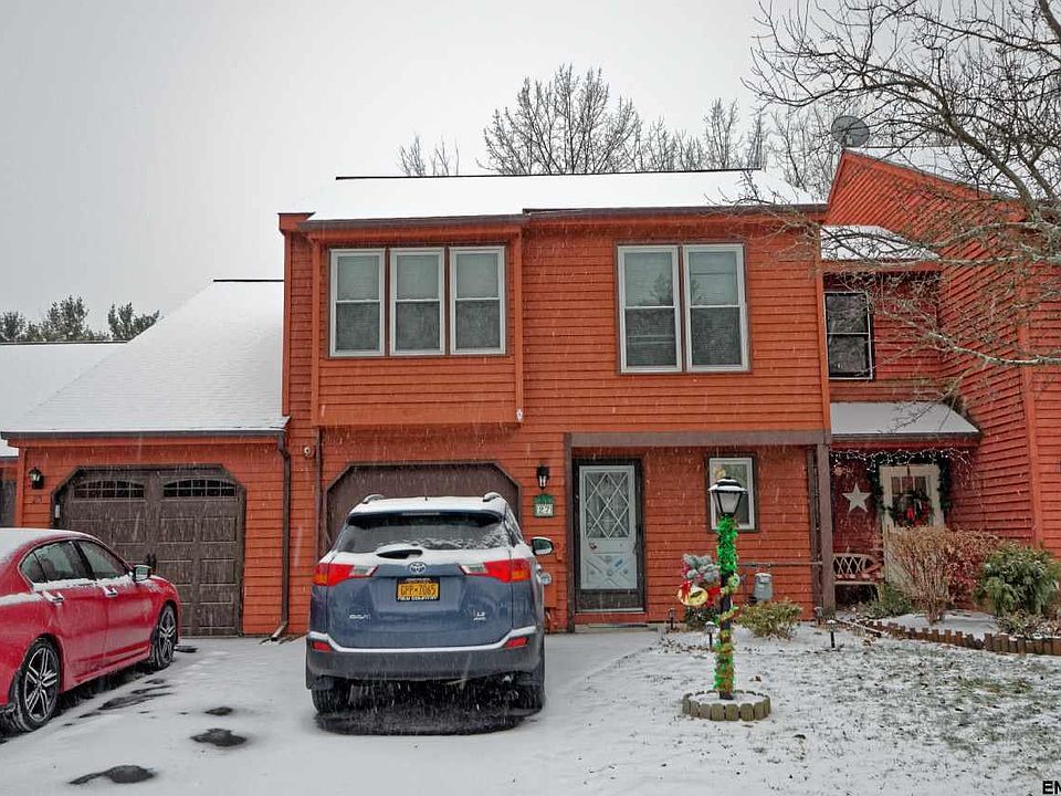 1st image of 27 Lexington Dr