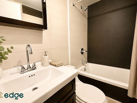 5th image of 938 Lafayette Ave #3R