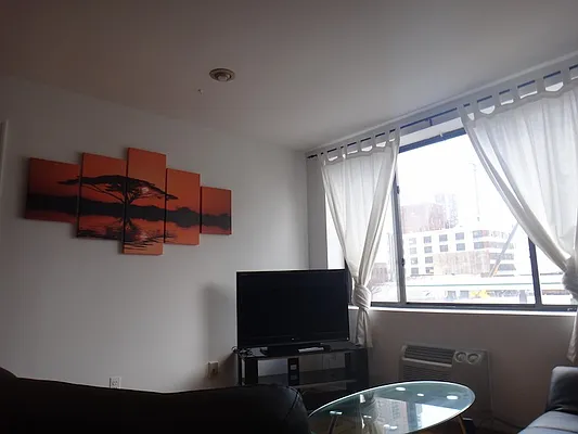 Rented by KVNY Soho | media 58