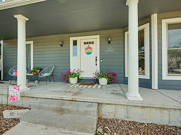 3rd image of 417 Coreyview Pl