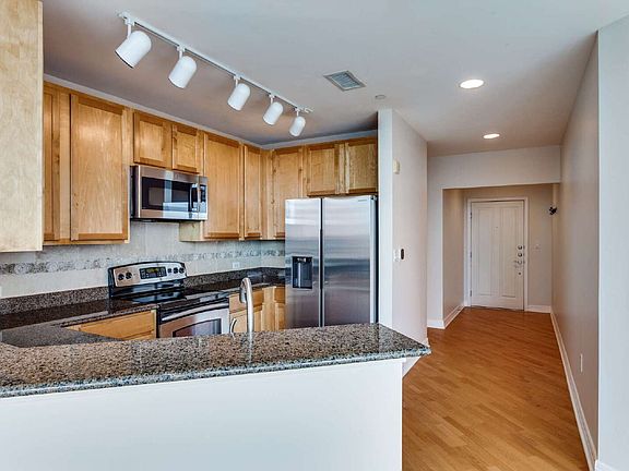3rd image of 500 Throckmorton St APT 1206