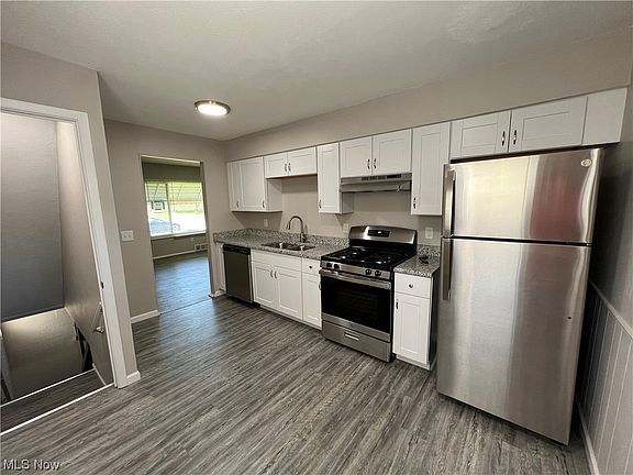 5th image of 303 Gayle Dr