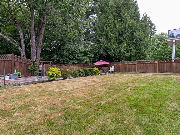 3rd image of 2333 Selwyn Rd