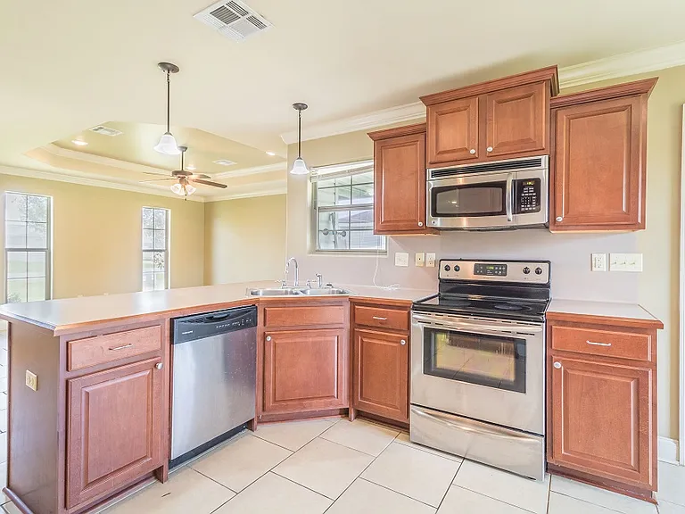 926 Lillian Michel Dr — Photo 9