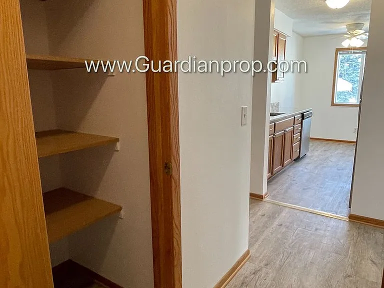 735 Tyler St NE #5 — Photo 7