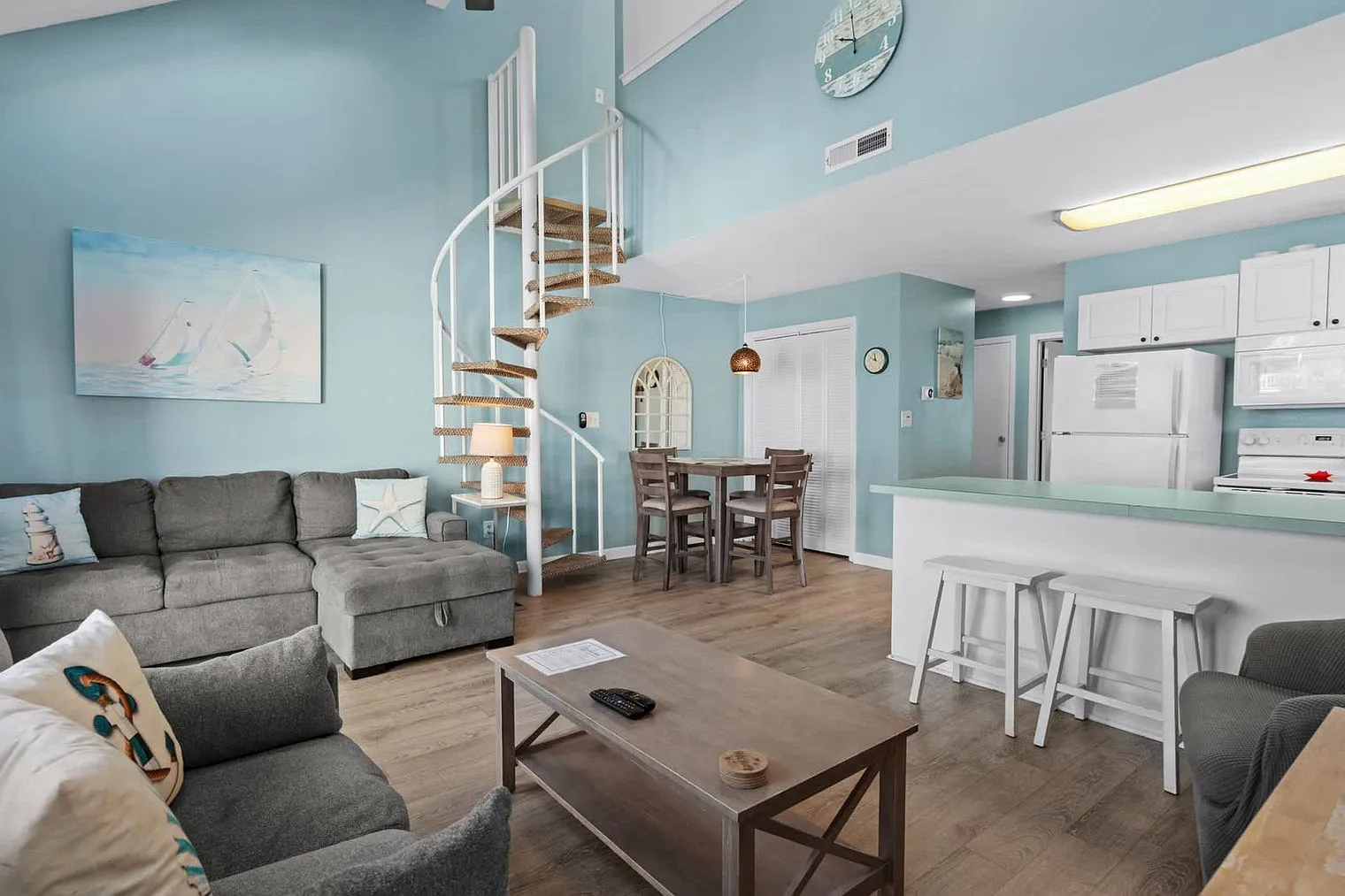 2 bed, 2.0 bath, 1044 sqft, $2,897 — Photo 4