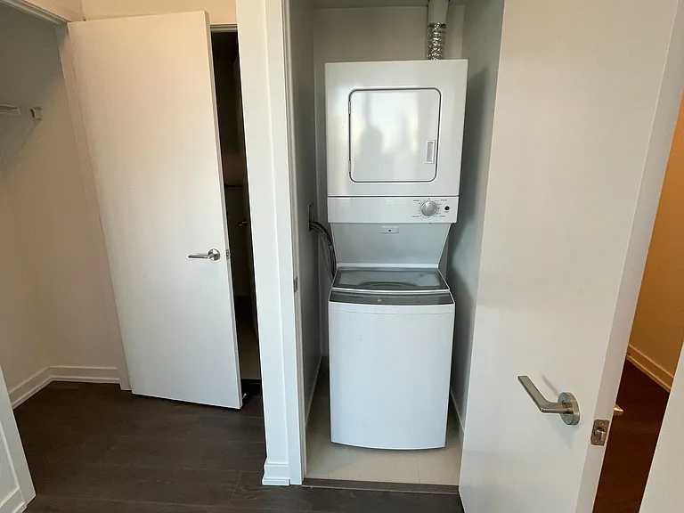 203 College St #2508 — Photo 27