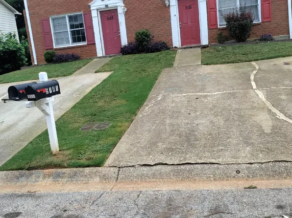 5183 Ridge Forest Dr, Stone Mountain, GA 30083