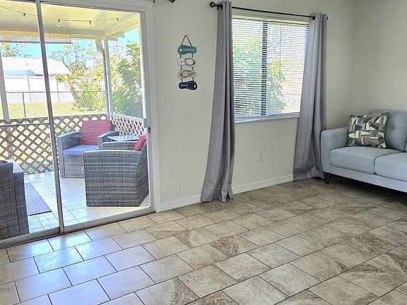 Spacious living room