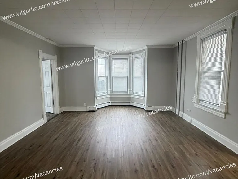 136 Matteson St — Photo 9