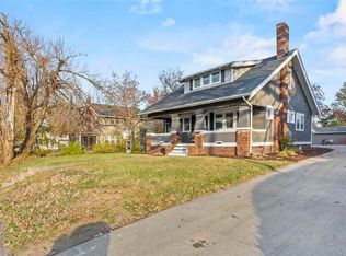 2208 Mount Vernon Rd SE, Cedar Rapids, IA 52403