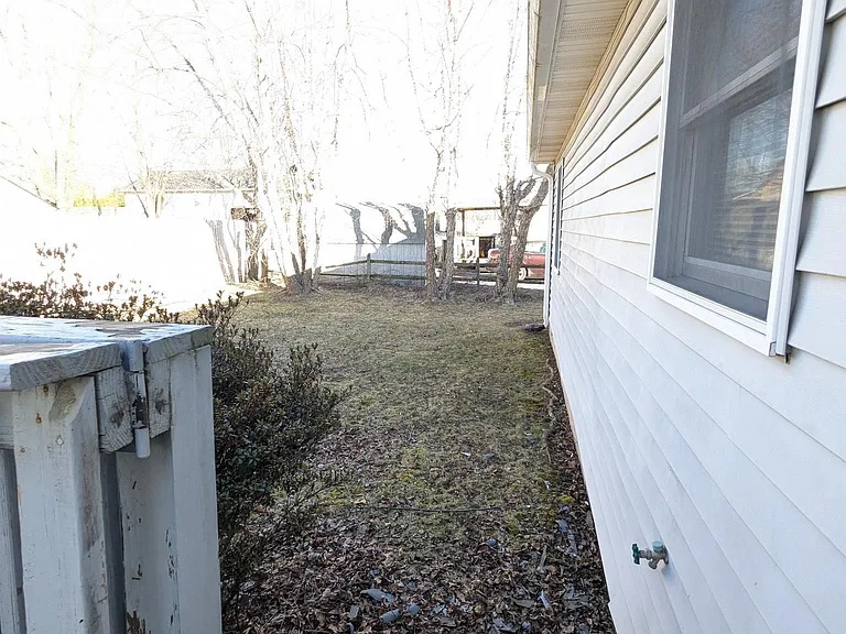 150 Nightingale Ave — Photo 26