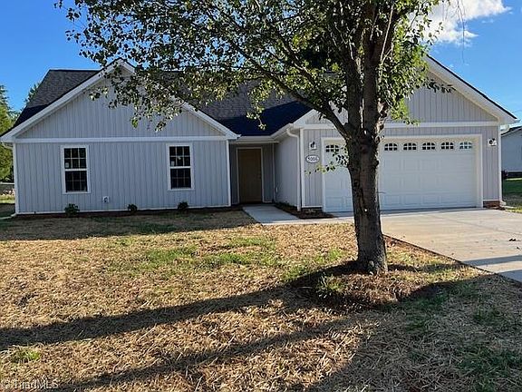 3rd image of 5006 Oak Garden Dr