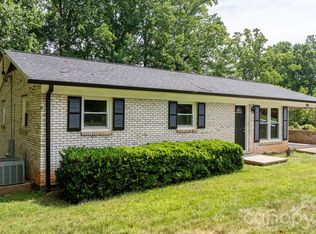 2428 Cedar Valley Dr, Conover, NC 28613