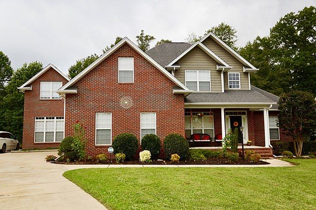 1st image of 372 Avey Cir