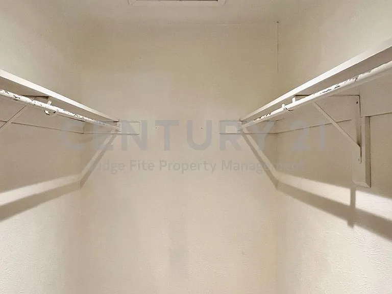 1108 N Elm St #10 — Photo 20