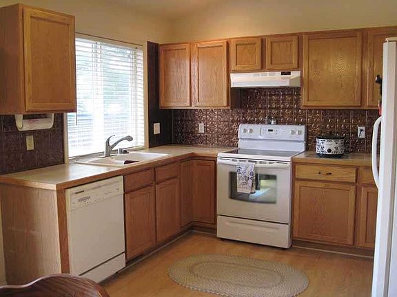 3rd image of 1244 Lynn Ave