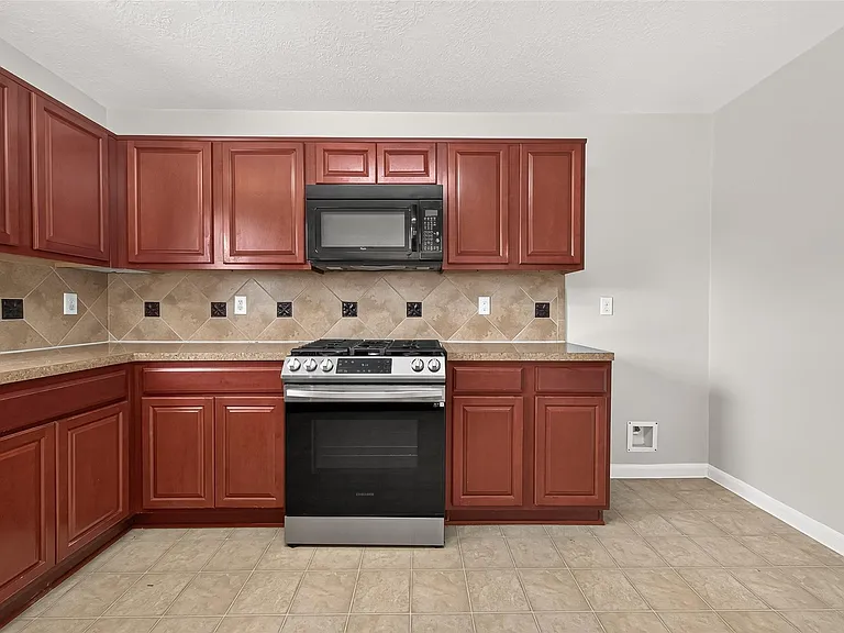 18403 Tupper Bend Ln — Photo 16