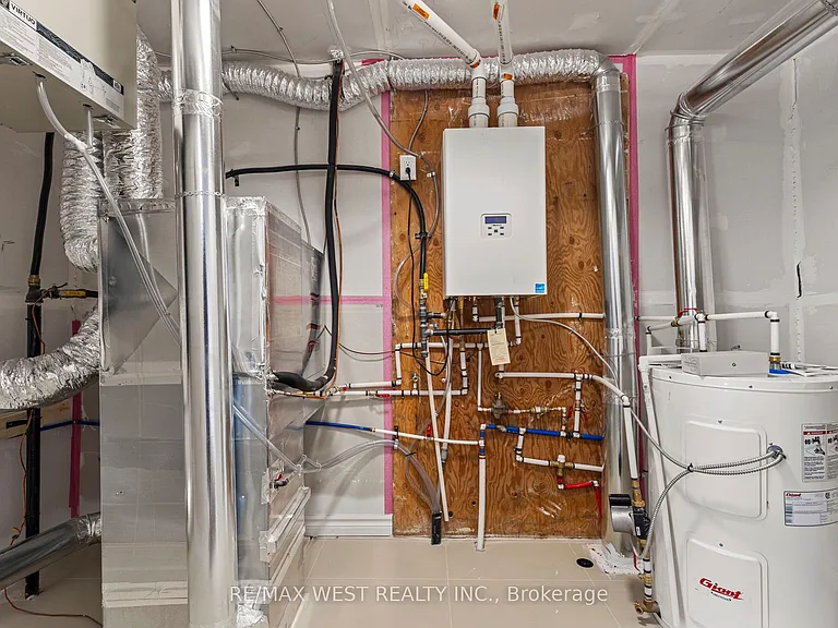 119 Town Line Rd E #D208 — Photo 34