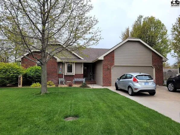 508 Foxborough Dr, McPherson, KS 67460