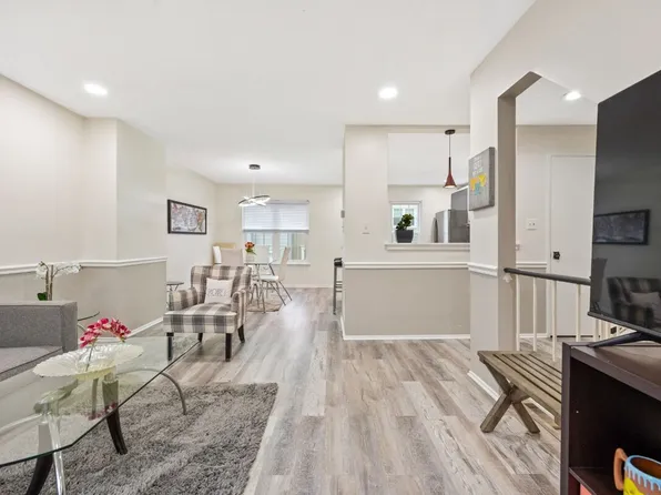 2265 Chestnut Burr Ct #Id1473425p, Reston, VA 20191