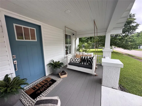 405 N Middle St, Farmington, MO 63640