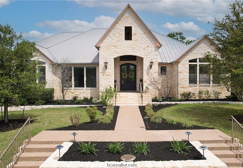 1st image of 3224 Pinyon Creek Dr