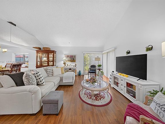 5th image of 11825 SW 104th Ter