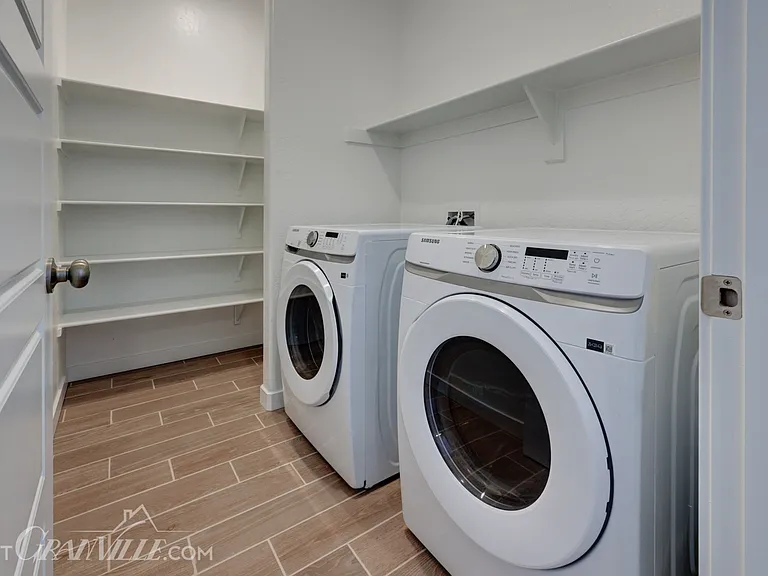 3433 N Gorma Ave — Photo 7