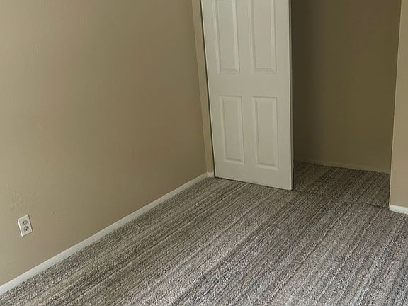 3rd image of 1600 Brooke Park Dr APT 3