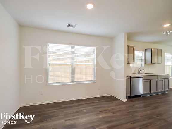 5th image of 1302 Vincente Ct